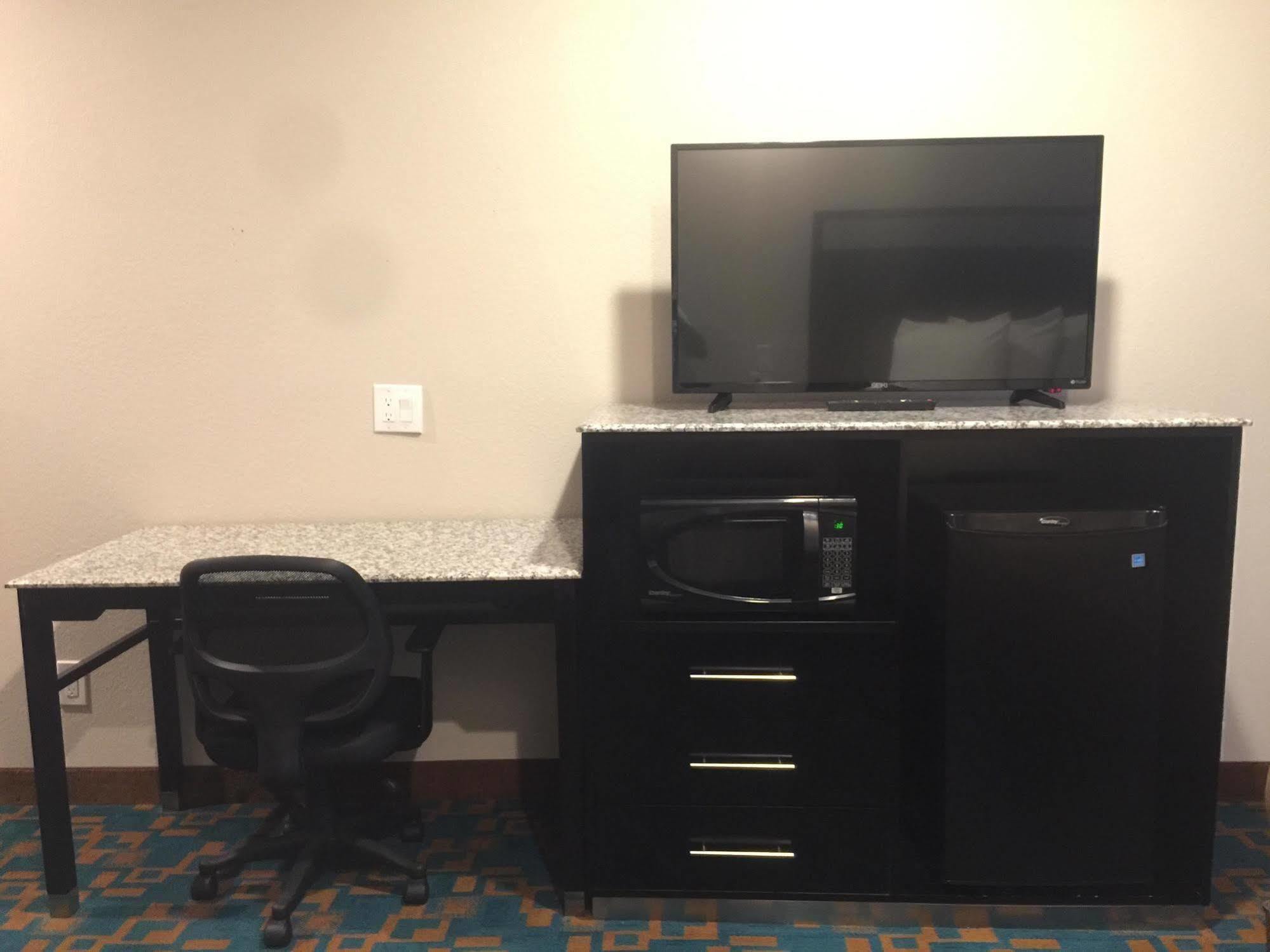 Surestay Hotel By Best Western Brownsville Room photo